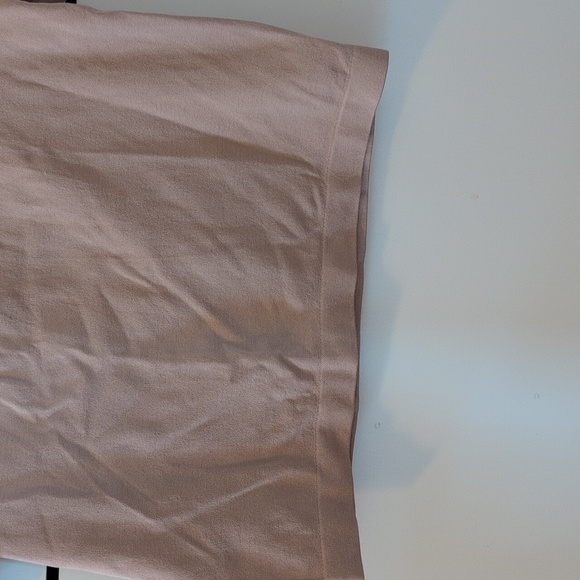 A New Day Seamless Crop Top Medium - Picture 5 of 5